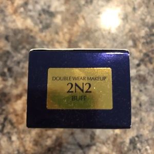 Estée Lauder Double Wear Buff 2N2